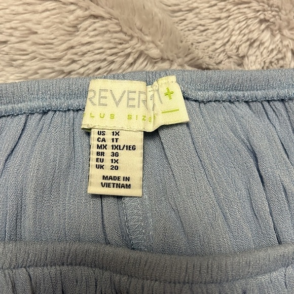 Off the shoulder flowy top - Picture 3 of 3